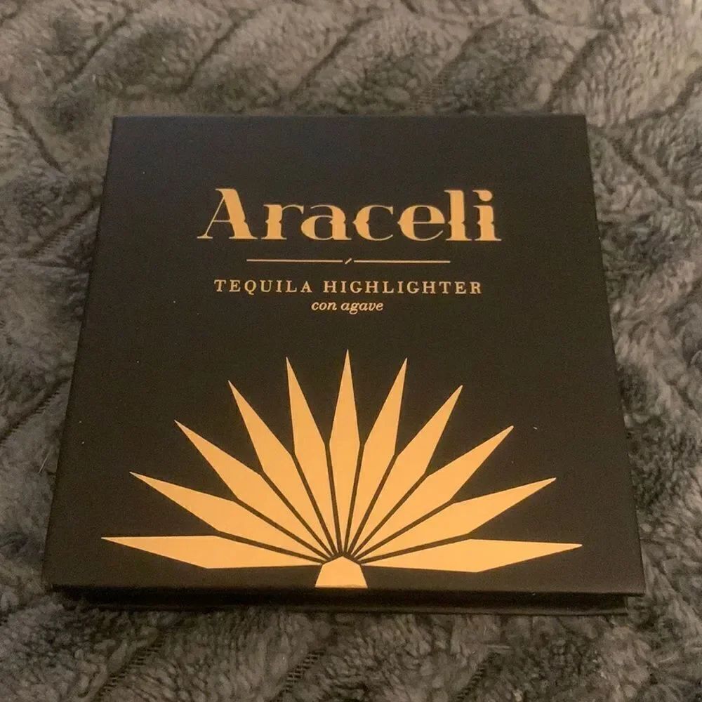 Araceli Tequila Highlighter
